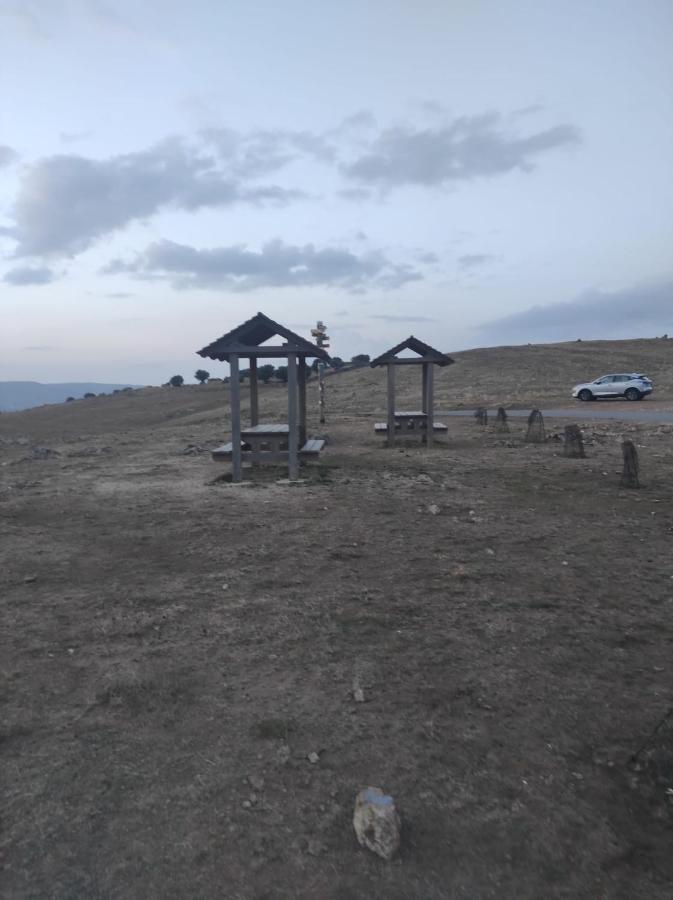 Hostal El Patio Restaurante San Bartolomé de Pinares المظهر الخارجي الصورة