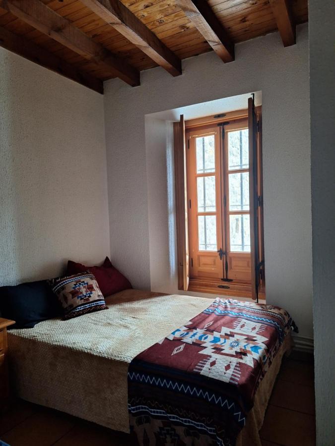 Hostal El Patio Restaurante San Bartolomé de Pinares المظهر الخارجي الصورة